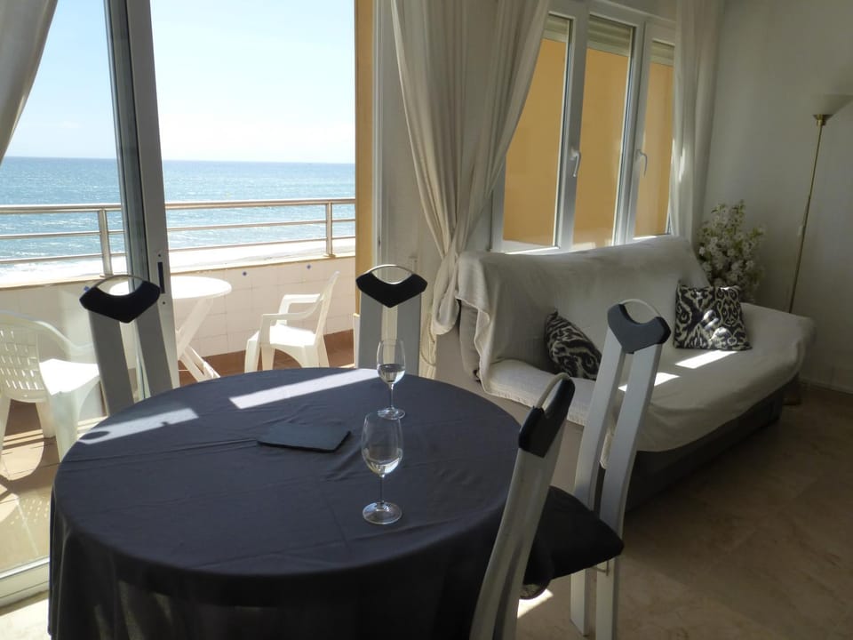 1 Bedroom Penthouse On Front Line Of The Beach Apartment in Roquetas de Mar
