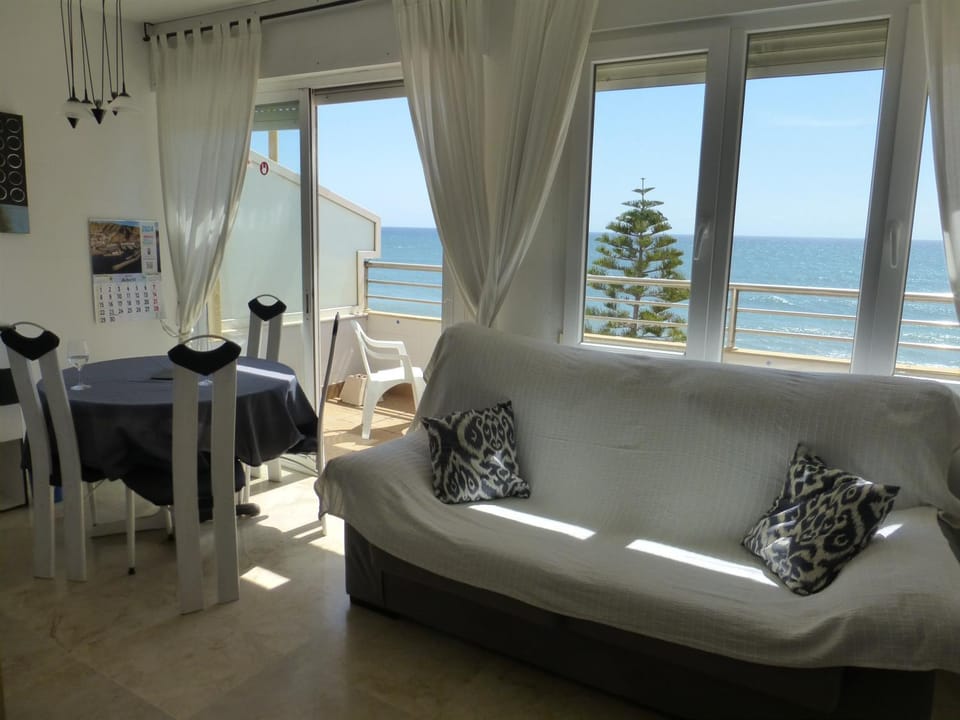 1 Bedroom Penthouse On Front Line Of The Beach Apartment in Roquetas de Mar