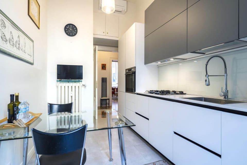Easylife - Milano - Carducci 22 - Sant Ambrogio Apartment in Milan