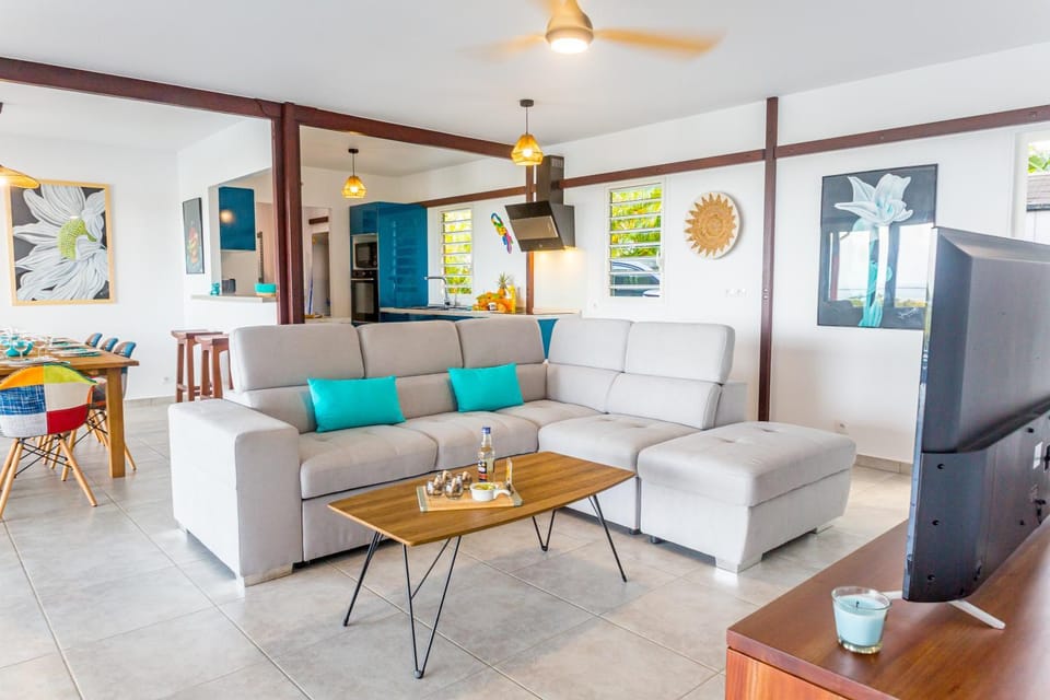 Living room, Seating area, fireplace