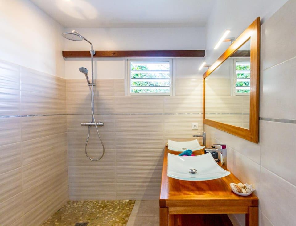 Shower, Bathroom, towels