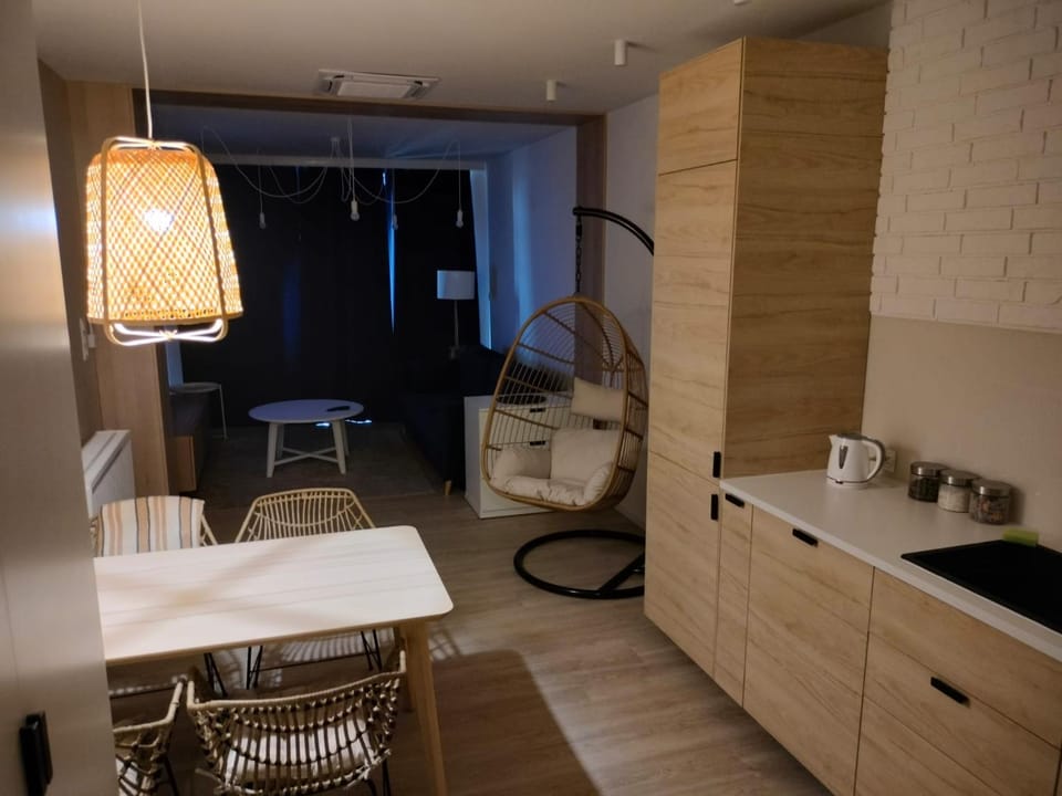 Seating area, Dining area, kitchen