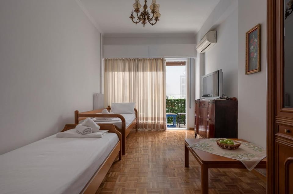 ΔΙΠΛΑ ΣΕ ΜΕΤΡΟ , ΚΟΝΤΑ ΣΤΗΝ ΑΚΡΟΠΟΛΗ Apartment in Athens