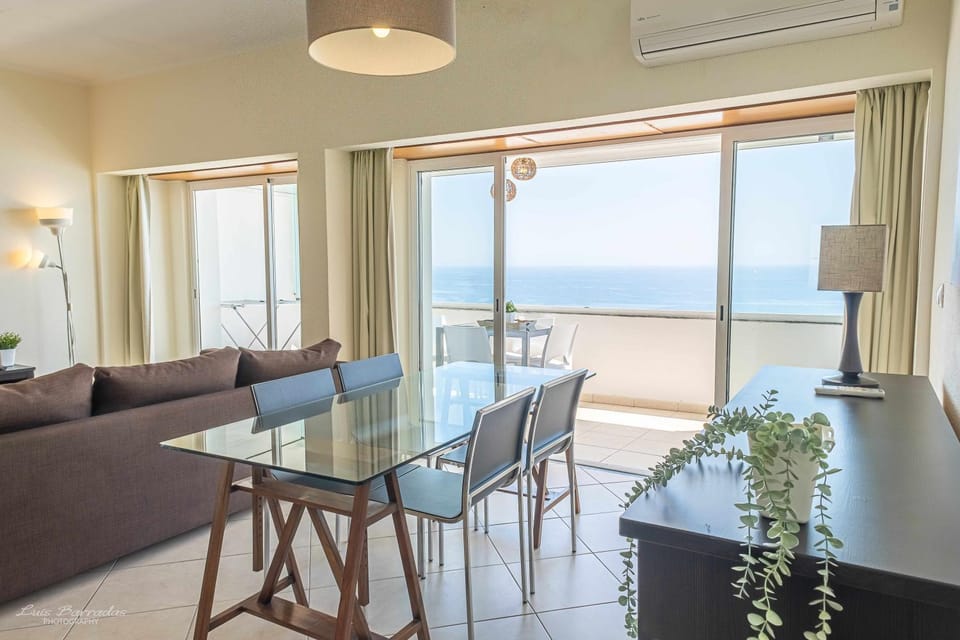 Balcony/Terrace, Living room, Dining area, Sea view, air conditioner