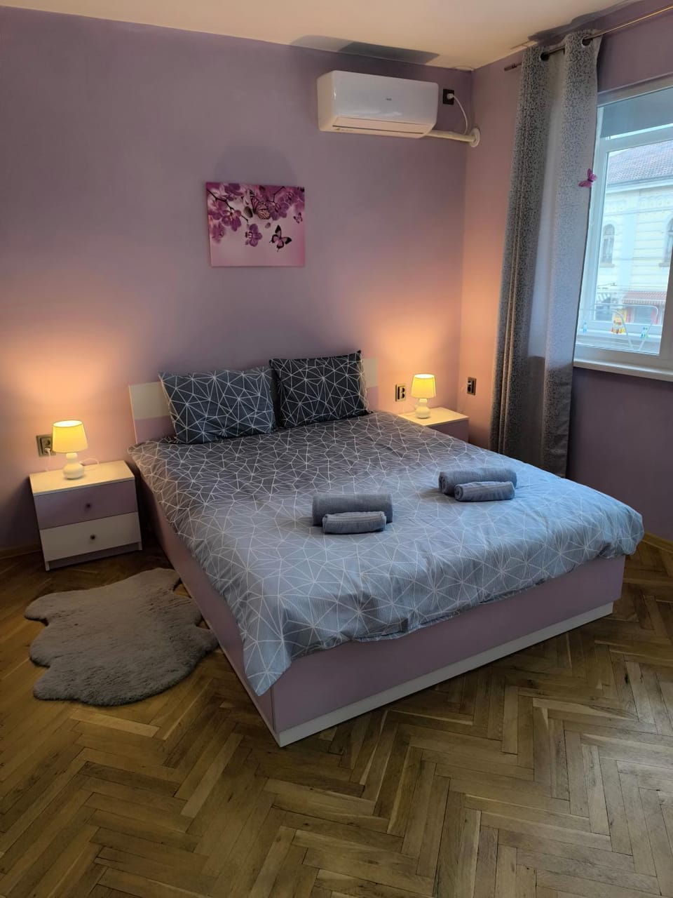 Bedroom, air conditioner