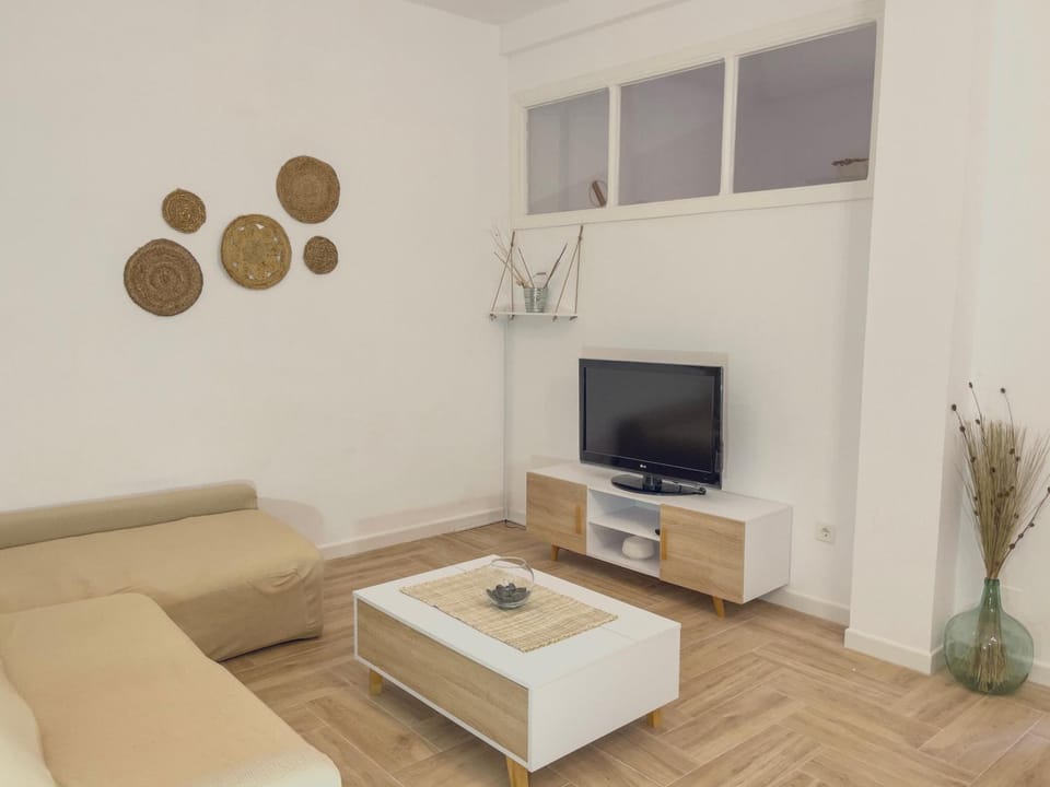 Communal lounge/ TV room, TV and multimedia, Living room