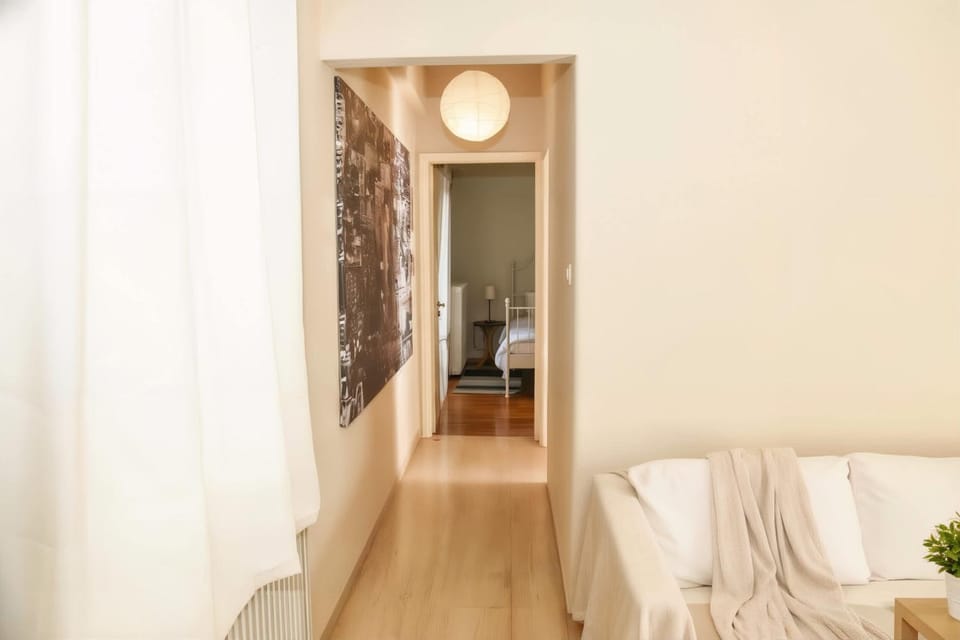 Sunny and Quiet 1 Bedroom Apt Apartment in Athens