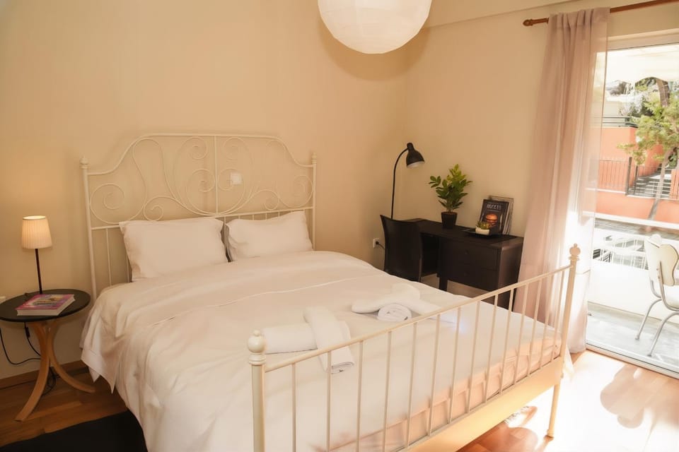 Sunny and Quiet 1 Bedroom Apt Apartment in Athens