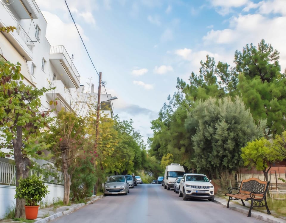 Sunny and Quiet 1 Bedroom Apt Apartment in Athens