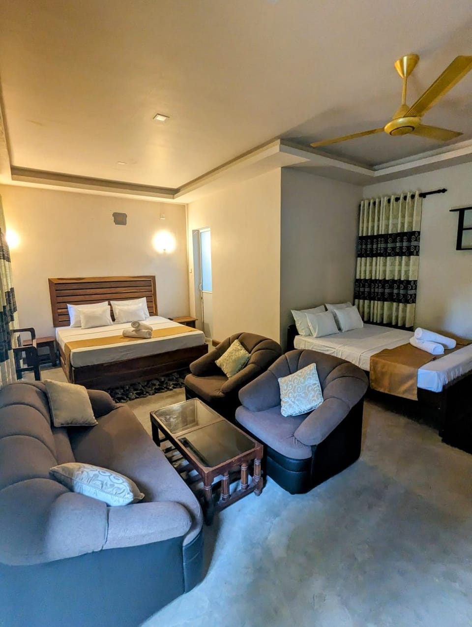 Bed, Living room, Photo of the whole room, Seating area, Bedroom, Family