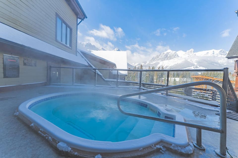 Spring Creek Condo by Canadian Rockies Vacation Rentals Apartment in Canmore