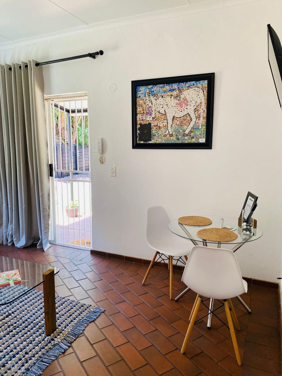 The White House Apartment in Gauteng