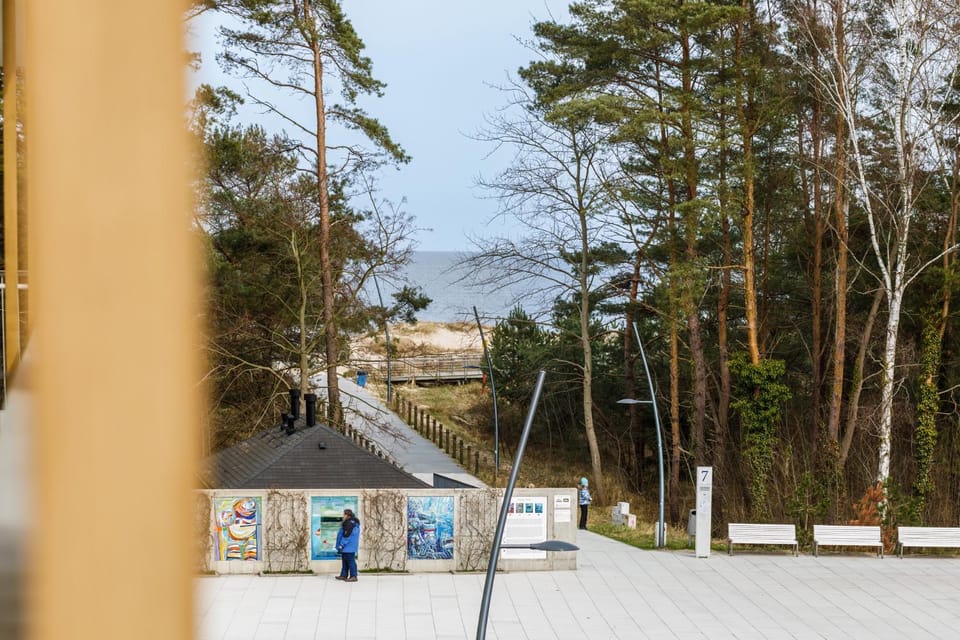 Property building, Neighbourhood, Beach