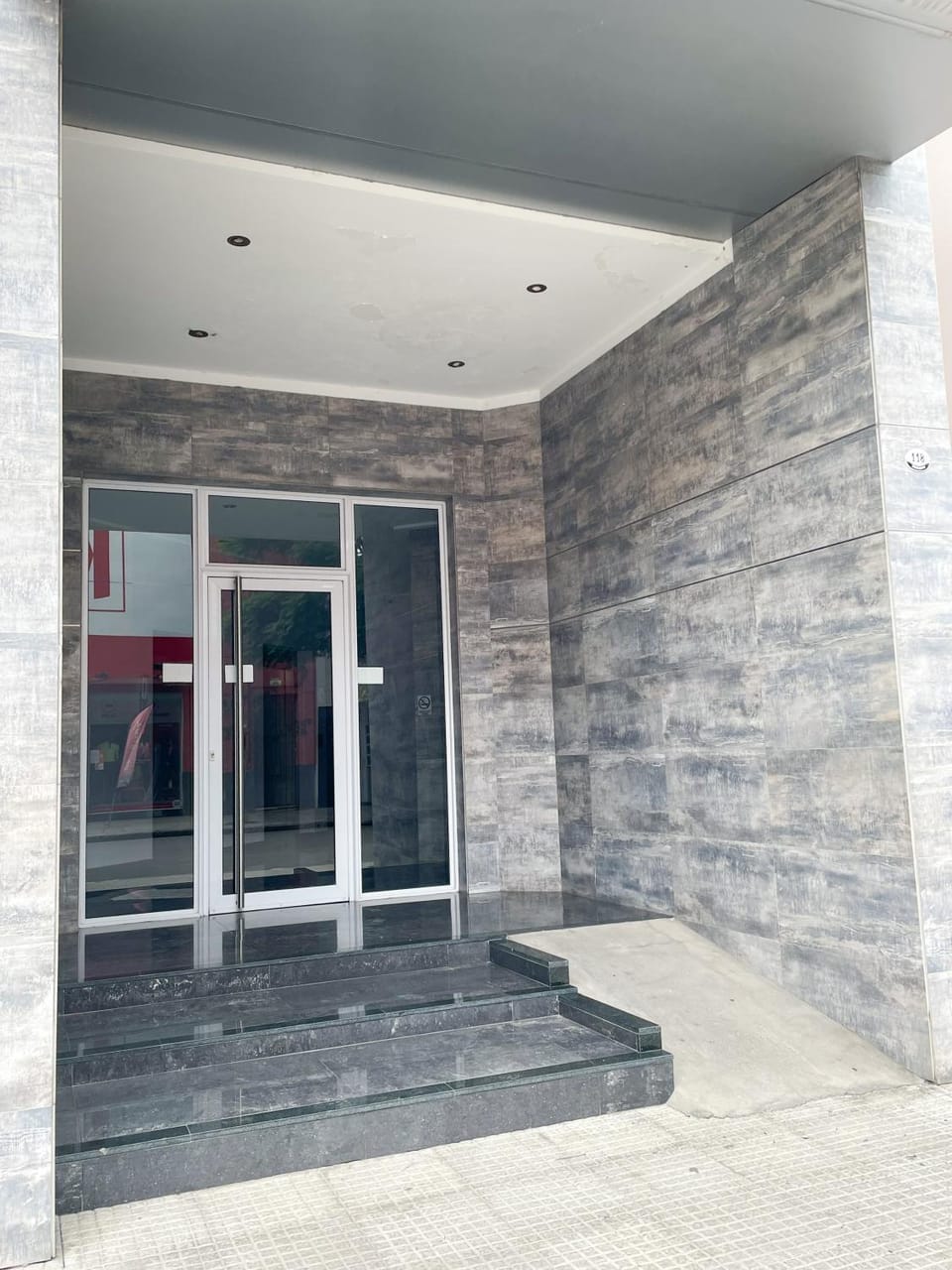 Facade/entrance
