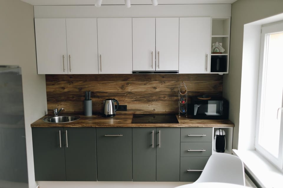 Coffee/tea facilities, minibar, stove, toaster