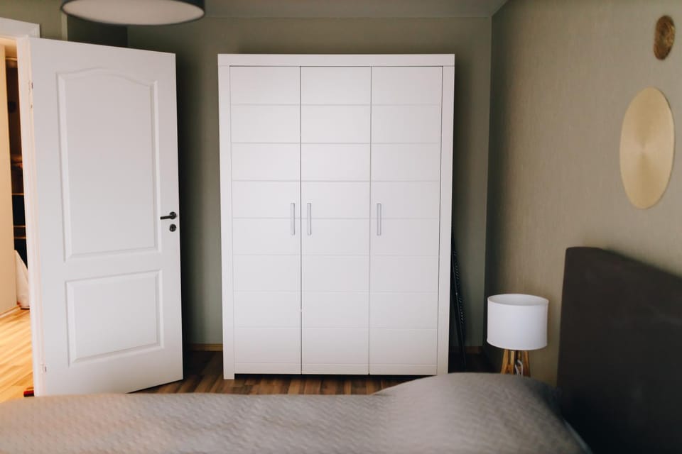 Bedroom, wardrobe