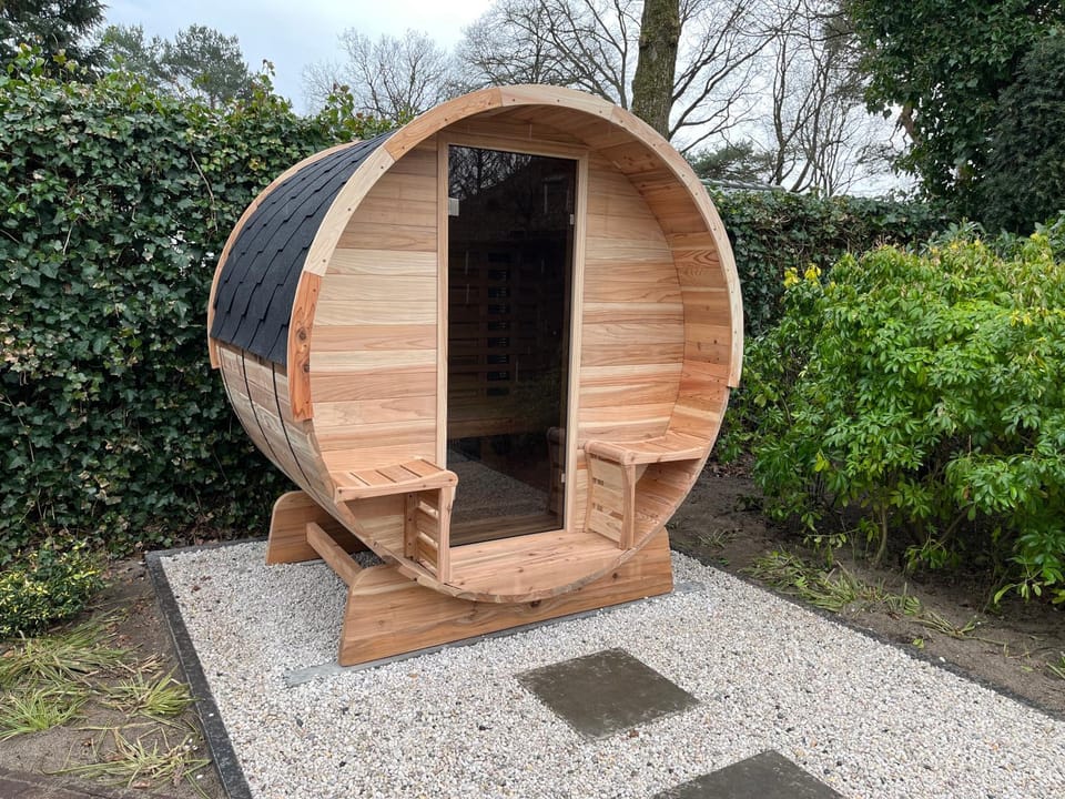 Garden, Sauna