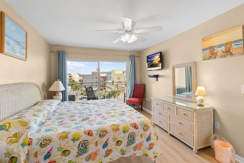 Beach View Balcony at John's Pass Apartment in Madeira Beach