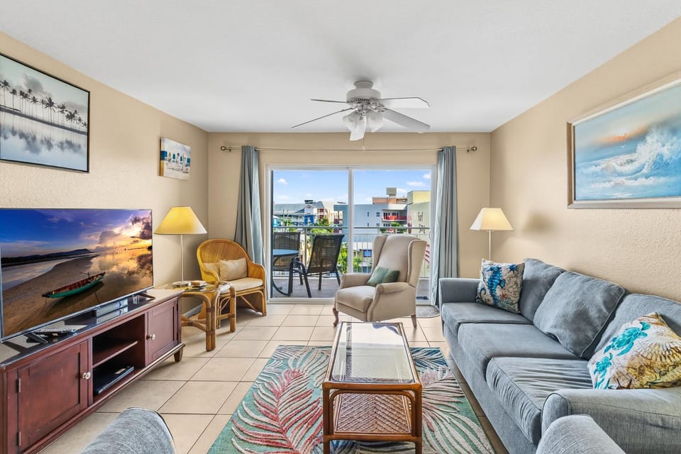 Beach View Balcony at John's Pass Apartment in Madeira Beach