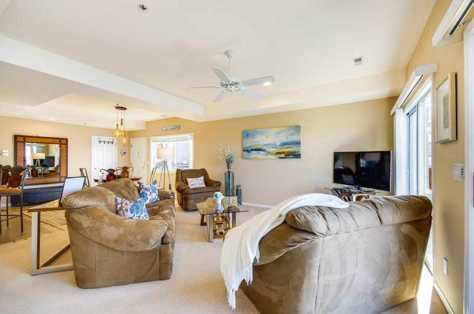 Family Condo w/ Views & Pool Access in Lake Ozark! House in Lake of the Ozarks