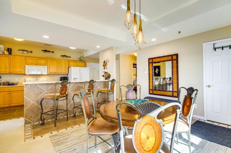 Family Condo w/ Views & Pool Access in Lake Ozark! House in Lake of the Ozarks