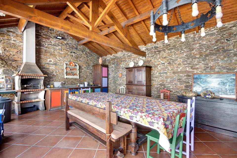 Property building, Kitchen or kitchenette, Living room
