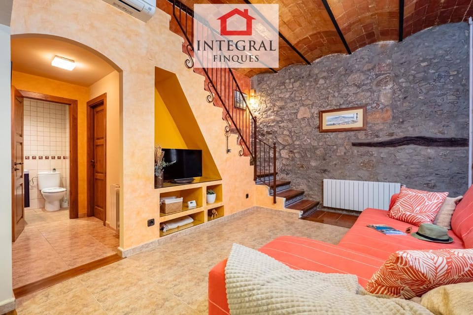 Bathroom, TV and multimedia, Living room