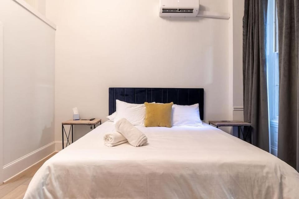 Bed, Photo of the whole room, Bedroom, towels, air conditioner