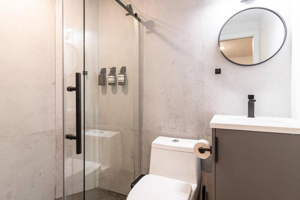 Shower, Toilet, Bathroom