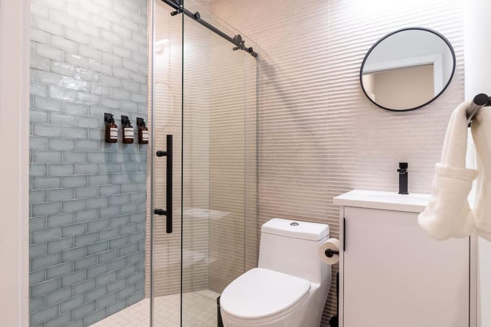 Shower, Bathroom, towels