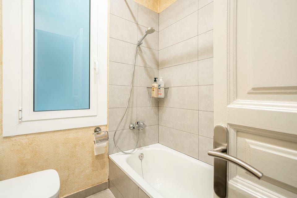 Bathroom, Bath