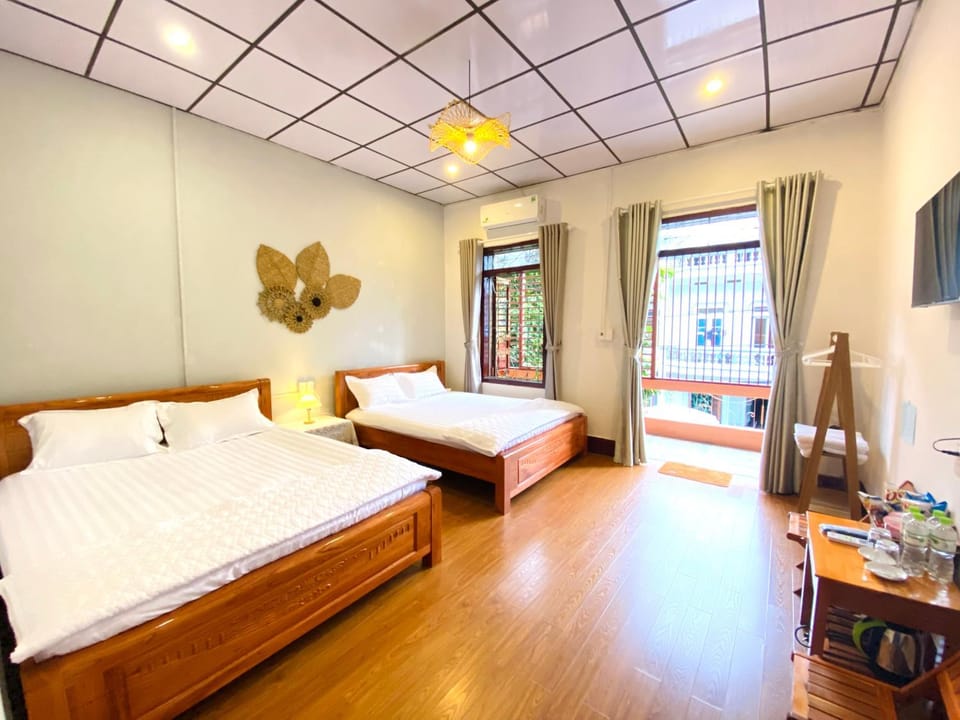 Bed, TV and multimedia, Photo of the whole room, Bedroom, hair dresser, towels