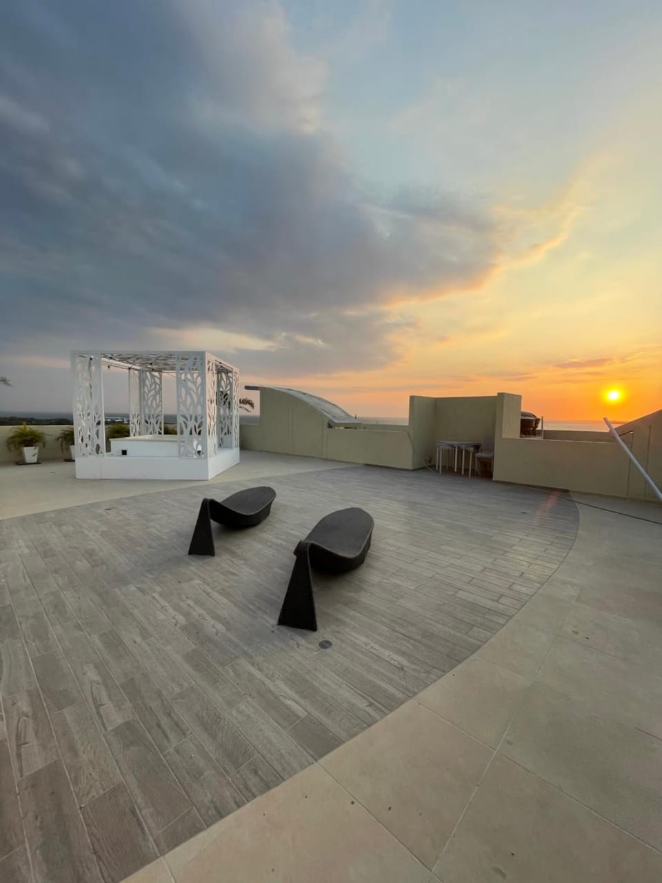 View (from property/room), Balcony/Terrace, Sunrise, Sunset, sunbed