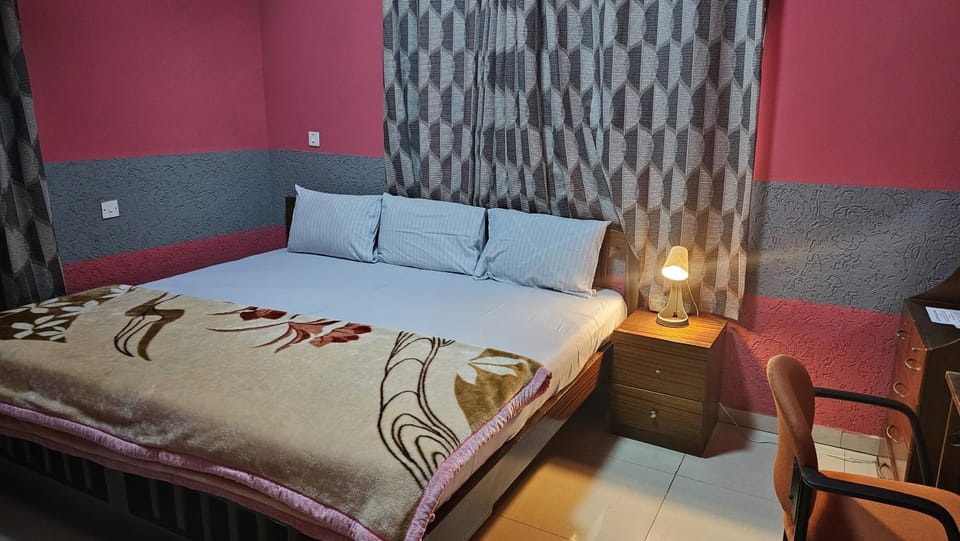 Queen's Hill Lodge Hotel in Greater Accra Region, Ghana
