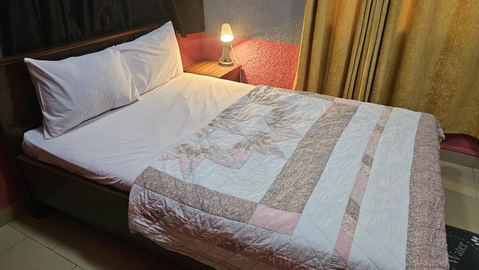 Queen's Hill Lodge Hotel in Greater Accra Region, Ghana