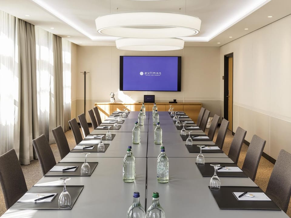 Meeting/conference room