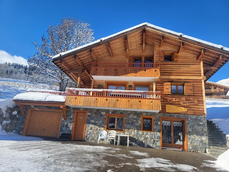 Appartement cosy face aux Aravis Apartment in Le Grand-Bornand