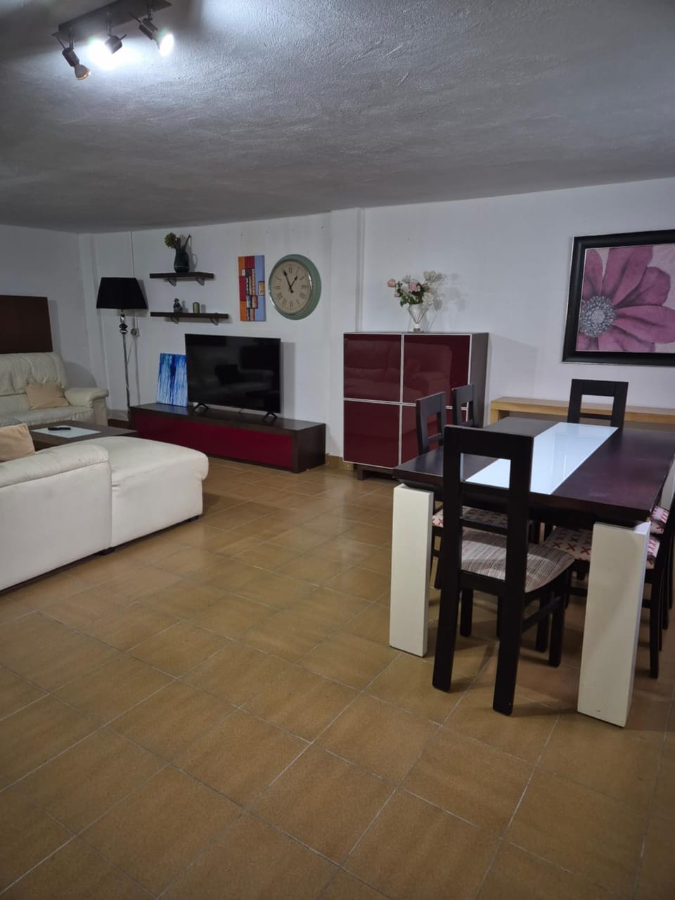 Communal lounge/ TV room, Living room, Photo of the whole room, Dining area