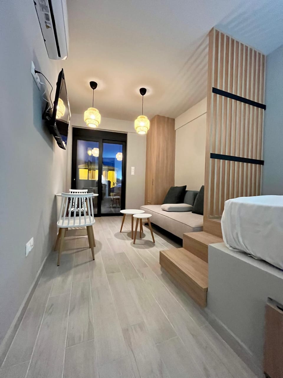 Bed, TV and multimedia, Living room, Photo of the whole room, Evening entertainment, air conditioner
