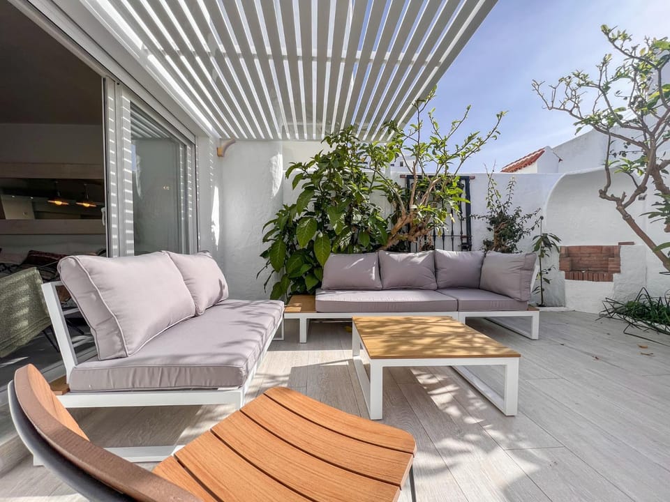 Off site, Summer, Balcony/Terrace, Balcony/Terrace, Lobby or reception