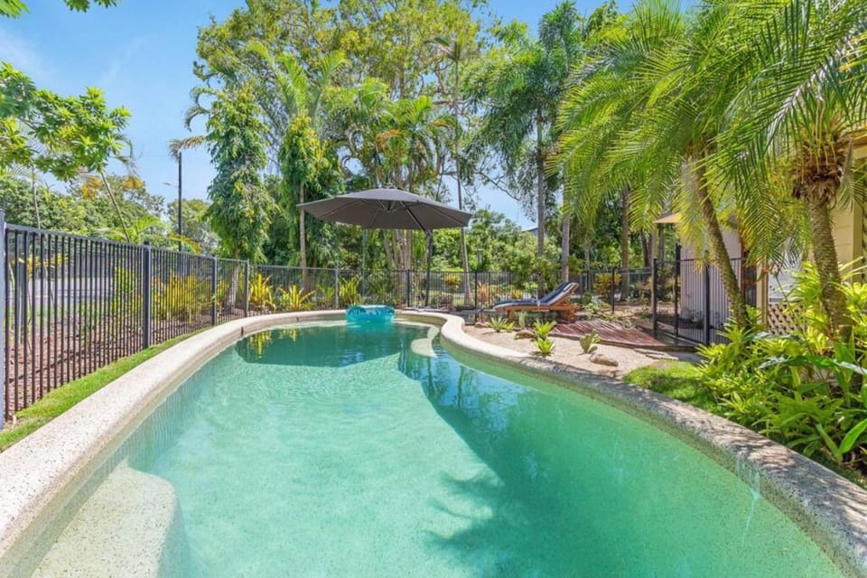 Day, Garden, Pool view, Swimming pool, sunbed