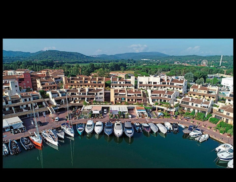Property building, Day, Bird's eye view, Sea view