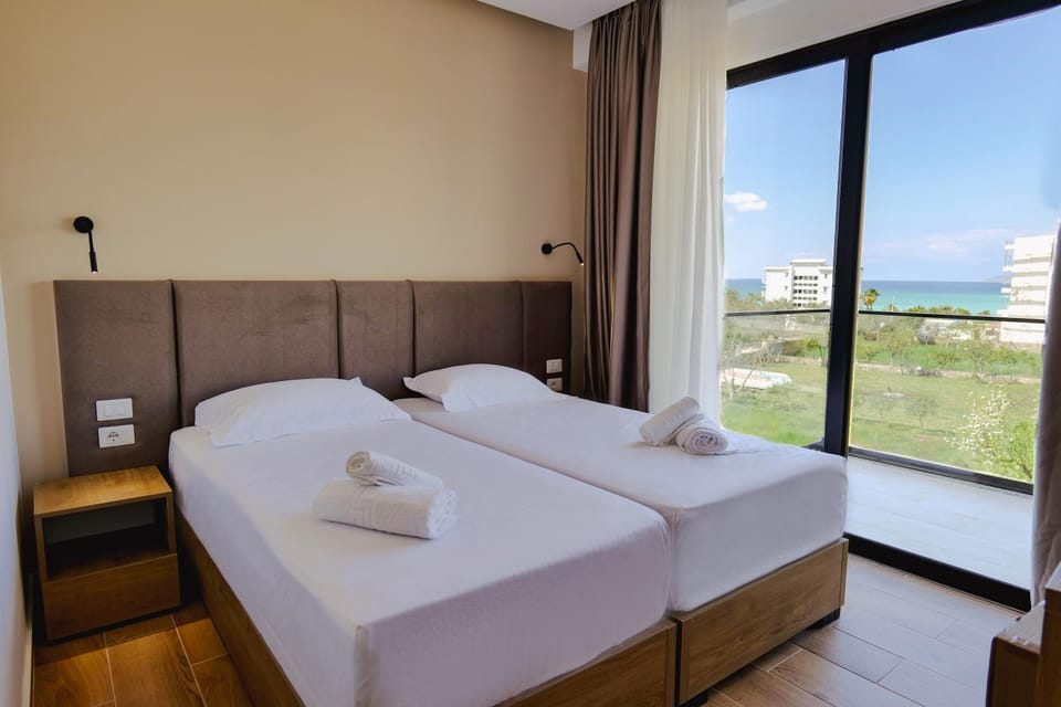 Bed, Balcony/Terrace, Balcony/Terrace, Photo of the whole room, Bedroom, Sea view, Sea view, Breakfast, towels