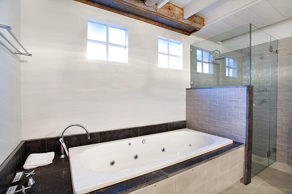 Bathroom, Bath