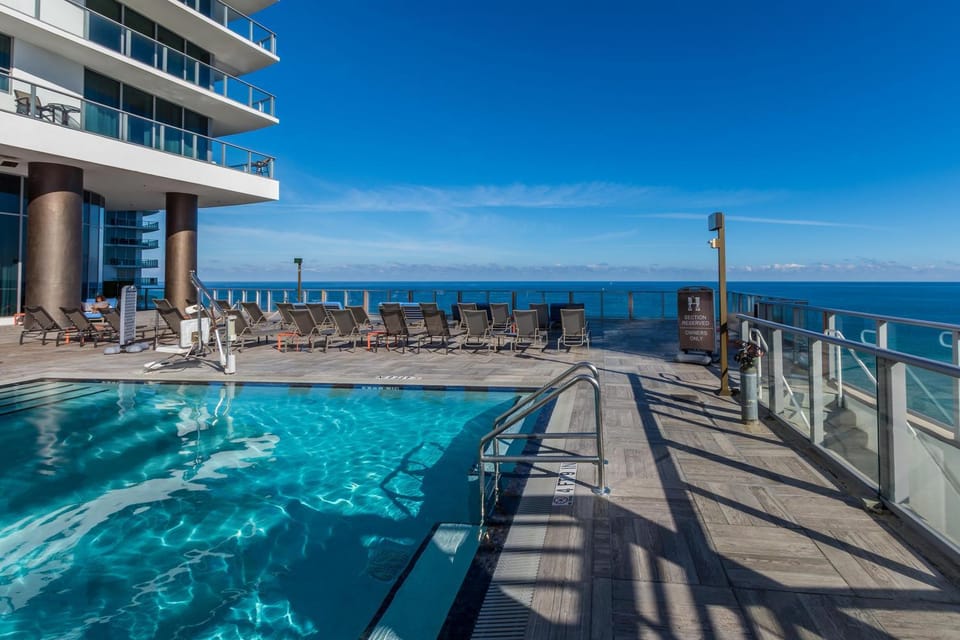 Pool view, Sea view, sunbed