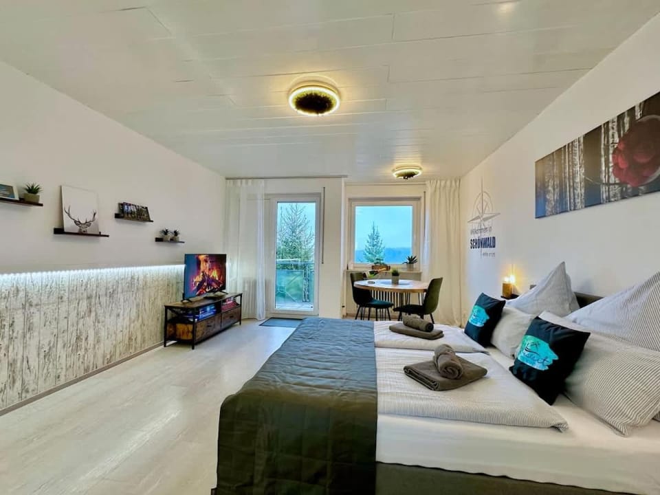 RelaxApartments BLACK FOREST NATURE mit beheiztem Indoor-Pool und Sauna - Sonnenbalkon mit Blick ins Grüne, schnelles Internet, Nähe Triberger Wasserfälle, für bis zu 2 Personen Apartment in Baden-Württemberg