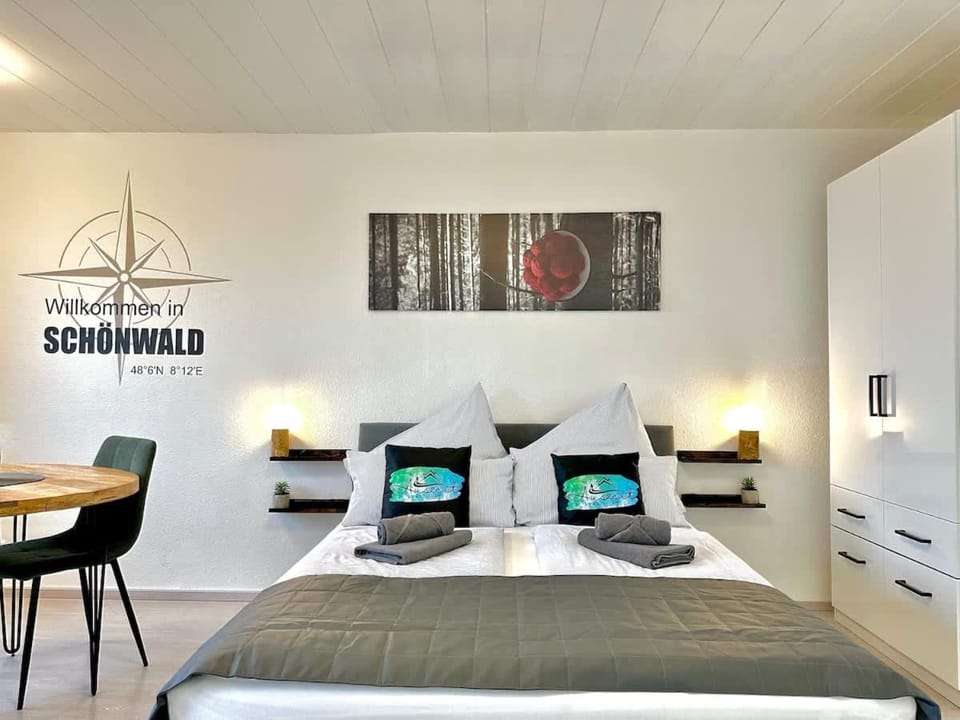 RelaxApartments BLACK FOREST NATURE mit beheiztem Indoor-Pool und Sauna - Sonnenbalkon mit Blick ins Grüne, schnelles Internet, Nähe Triberger Wasserfälle, für bis zu 2 Personen Apartment in Baden-Württemberg