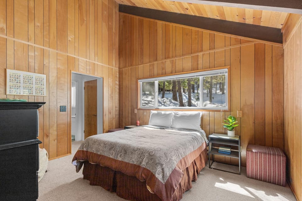 Bigfoot Cabin Cabin in Dorrington