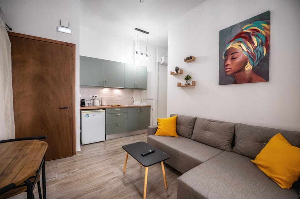 Kitchen or kitchenette, Seating area