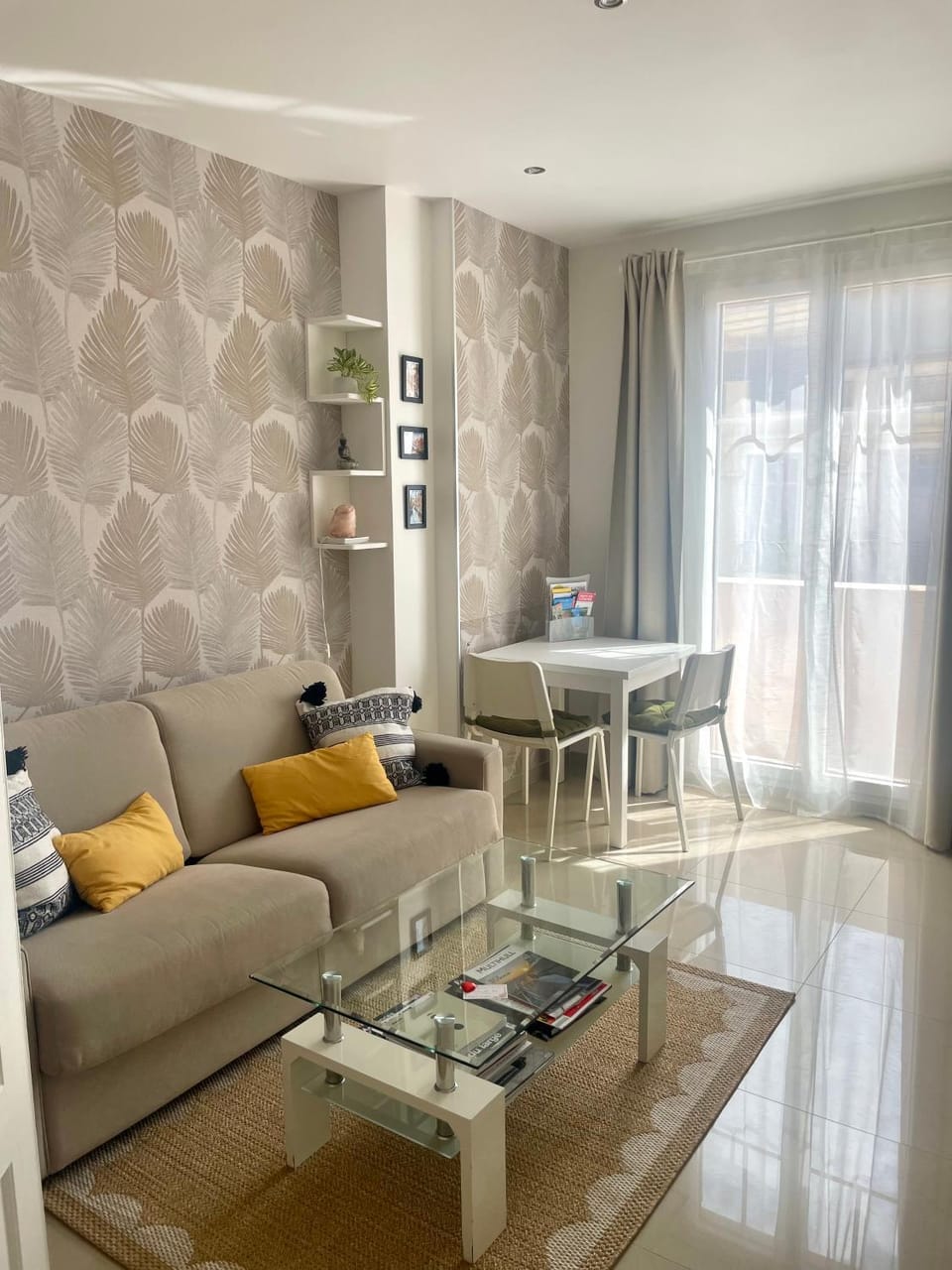 Living room, Seating area, Dining area